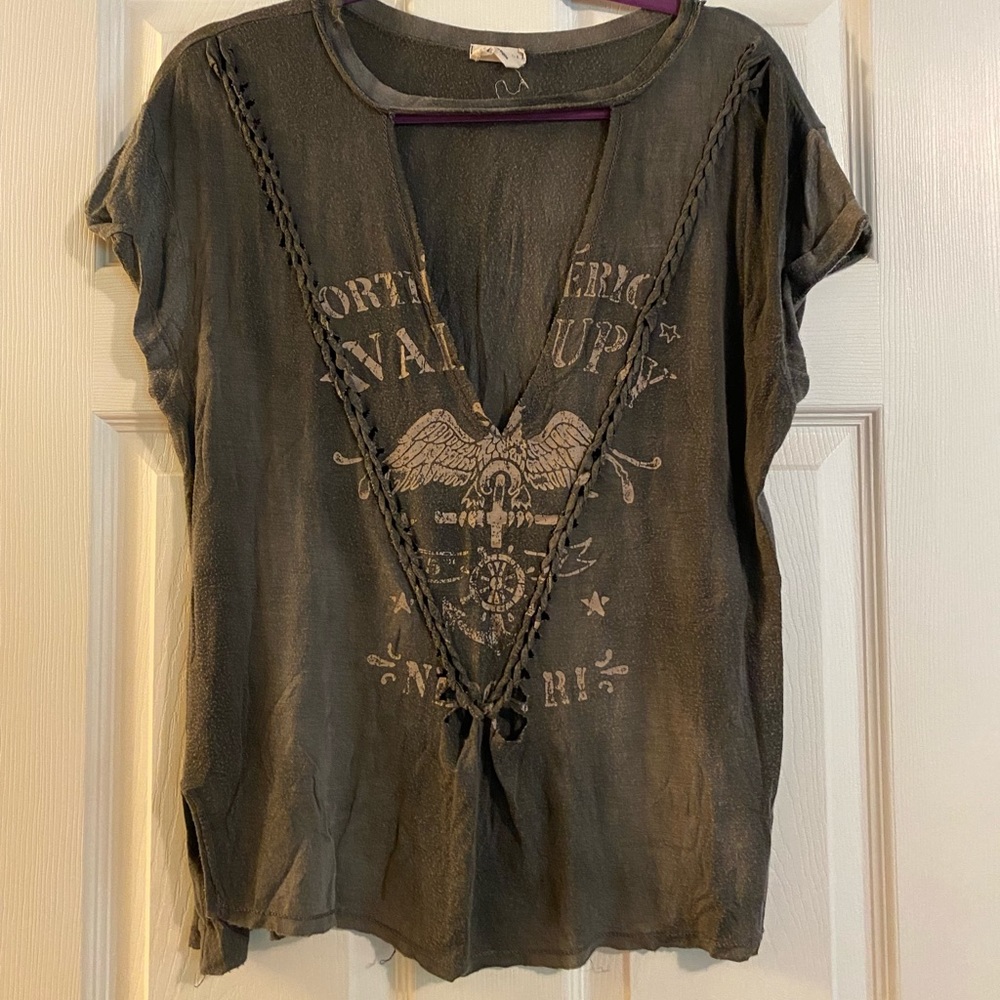 Gray graphic distressed t shirt